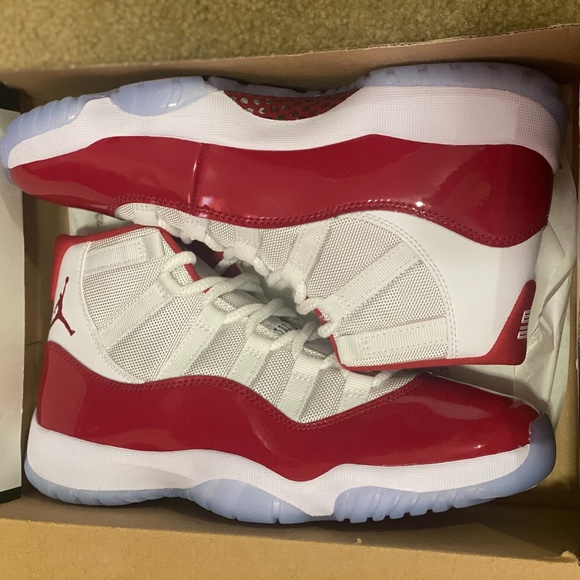 air Jordan 11 retro cherry , size 8(mens) - Picture 1 of 2